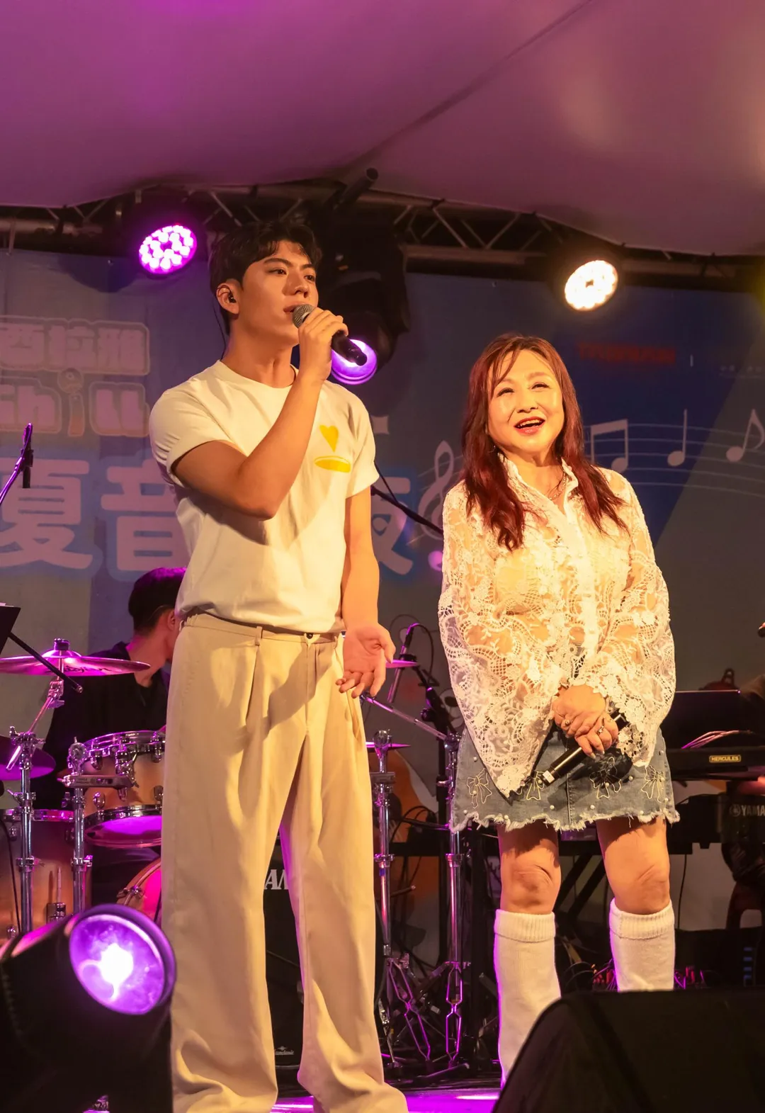 Brian馮耀弘與鄭怡合唱〈結束〉。(圖/交通部觀光署西拉雅國家風景區管理處提供)