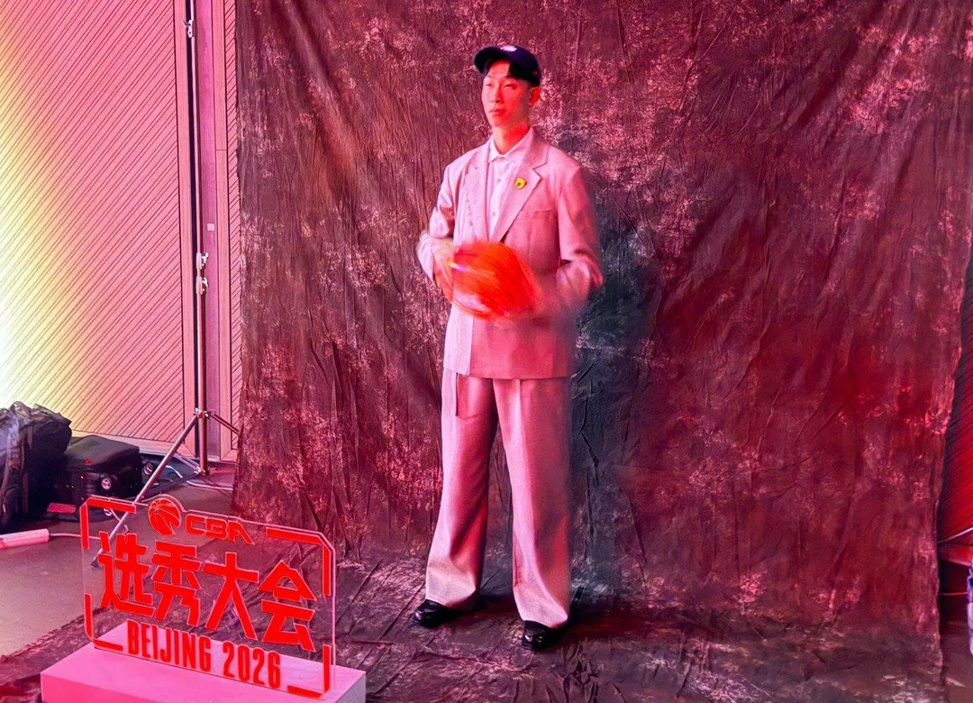 宋昕澔成為CBA選秀狀元。(圖/政大雄鷹提供)