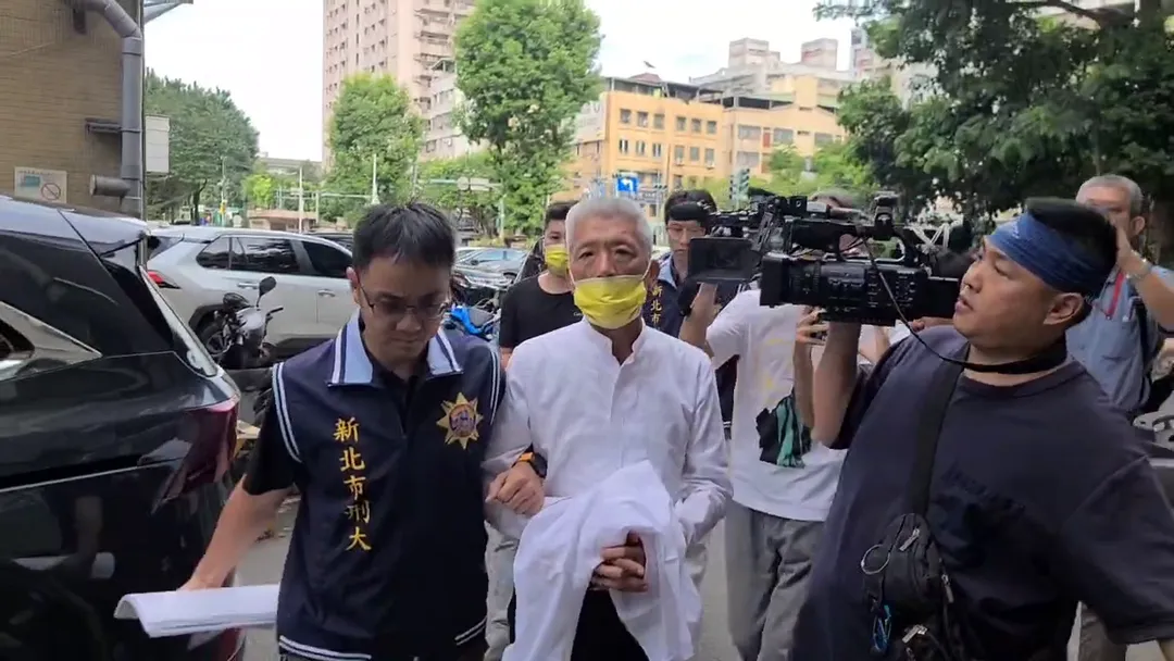 趙維君被移送時的畫面。（圖／中天新聞）