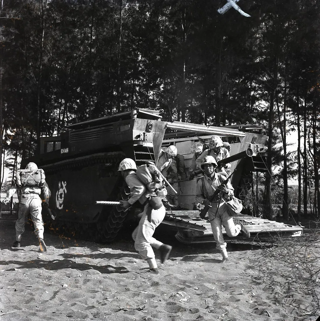 民國49年「襄陽」三軍聯合演習。(圖/軍聞社)