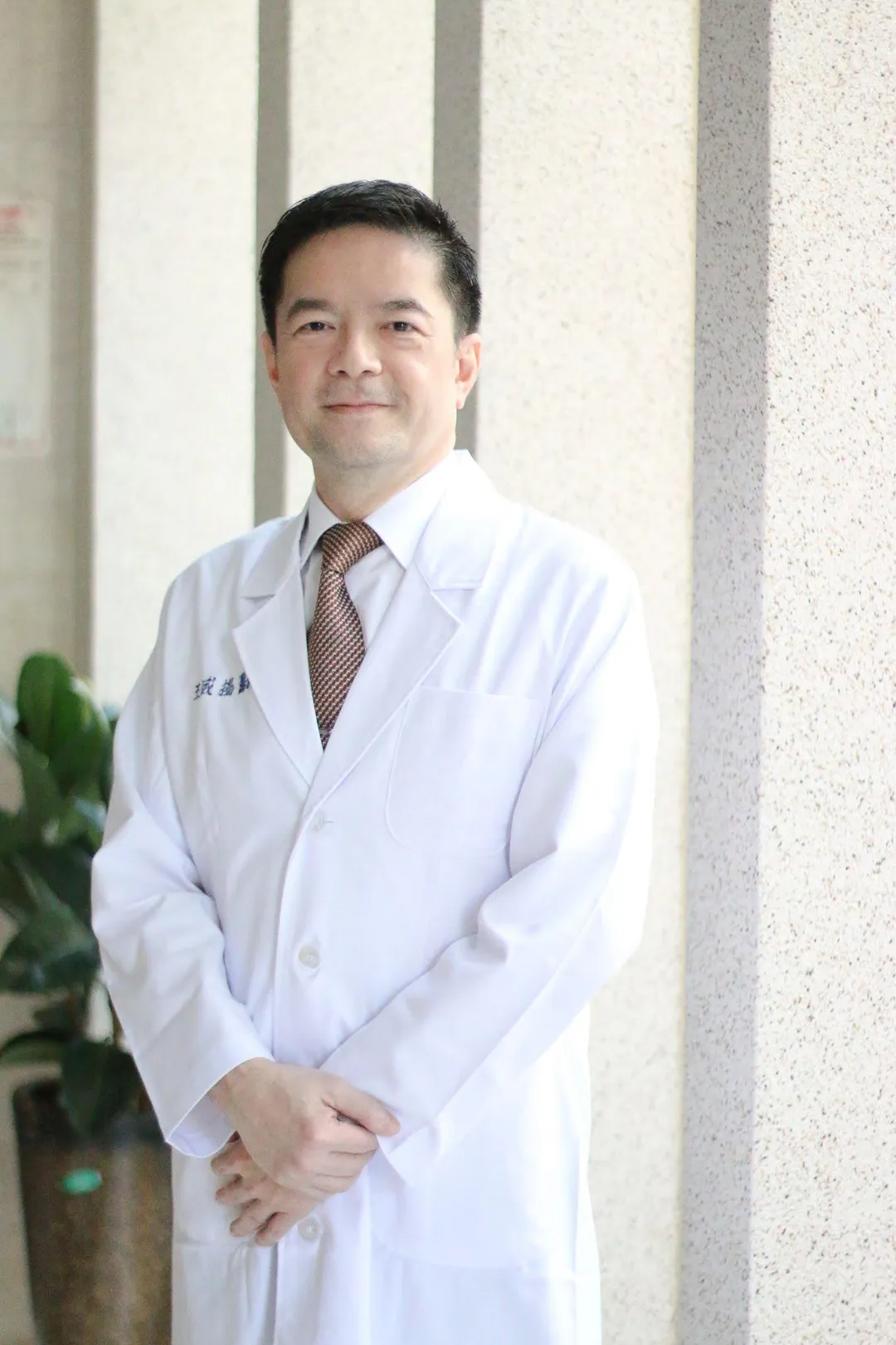 王威揚醫師曾獲百大良醫推薦,是南部相當知名的婦產科醫師,博愛蕙馨醫院低調證實過世消息。(圖/翻攝自博愛蕙馨醫院臉書)