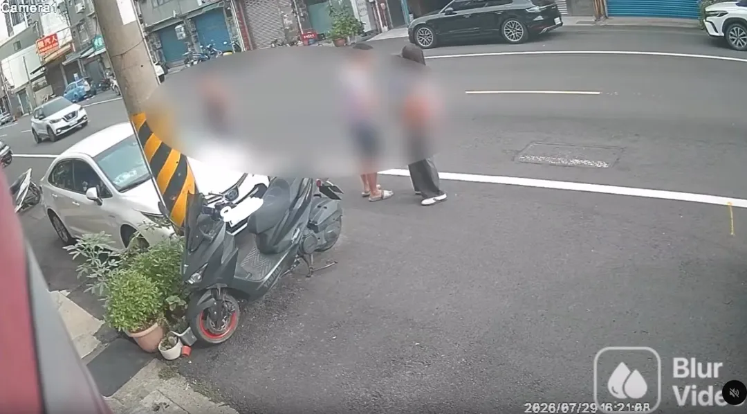 原PO與店家老闆因停車問題發生爭執。（圖／翻攝自Threads）
