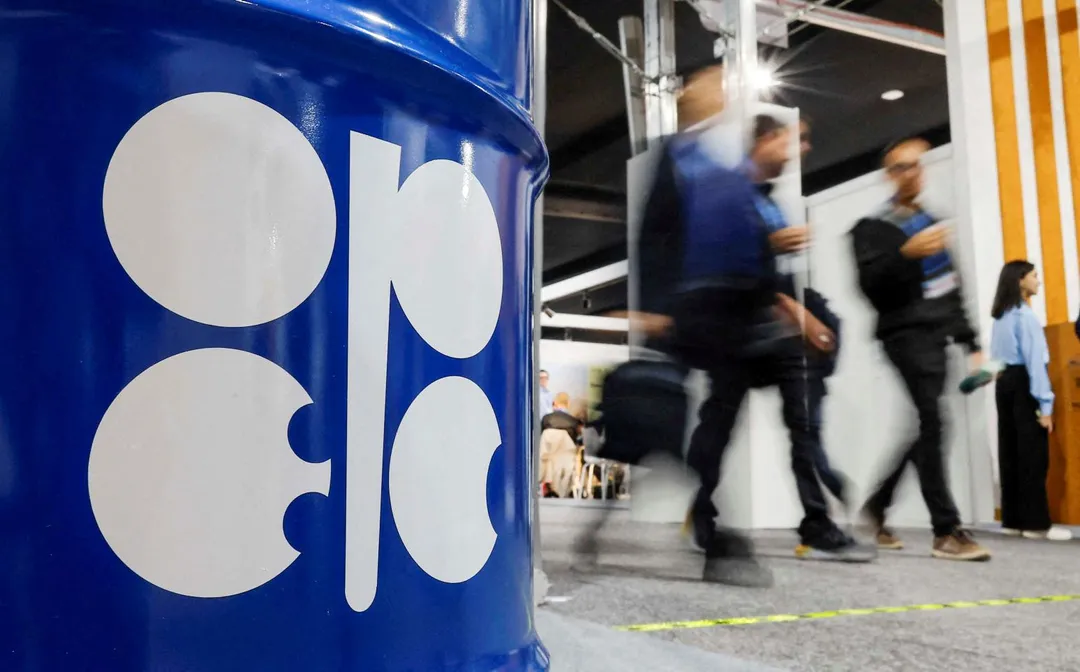美伊局勢略升溫，國際油價30日反而略為下跌，外界推測OPEC＋將於9月增產原油達每天18.8萬桶。（示意圖／路透）