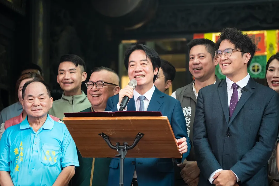 賴清德總統31日到台北崁頂永義宮參香祈福。（圖／總統府提供）