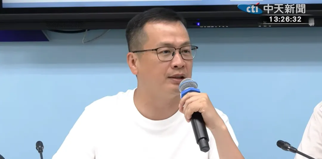國民黨立委羅智強連兩天開記者會叫陣民進黨台北市長參選人沈伯洋。(圖/資料照片)
