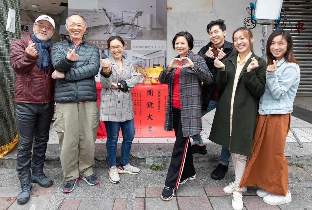 班鐵翔（左1）在《講話沒有在聽》片中飾演關鍵角色。（圖／翻攝《講話沒有在聽》臉書）