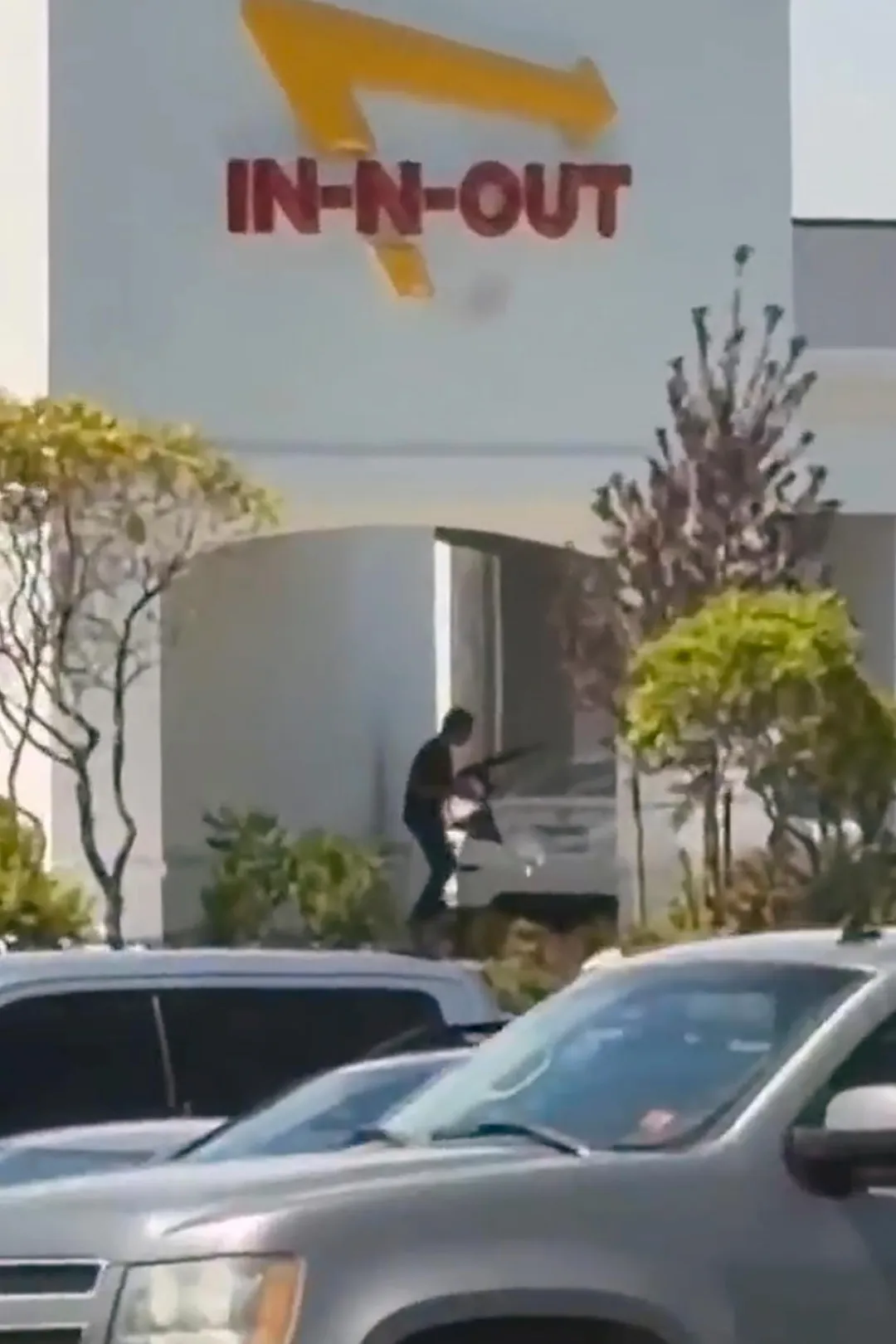美國愛達荷州雙瀑市（Twin Falls）一間In-N-Out漢堡速食店發生槍擊案。（圖／美聯社）