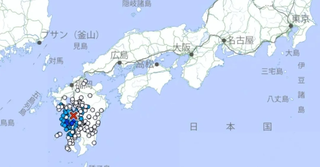 日本熊本縣今（2）日晚間接連發生兩起極淺層地震。（圖／翻攝自日本氣象廳）