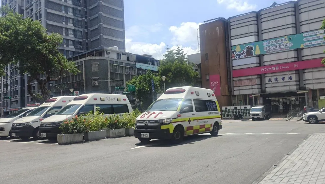 新北三重1名52歲曾姓女子27日下午在家突然失去生命跡象,緊急送醫搶救。(示意圖/非當事畫面/中天新聞)