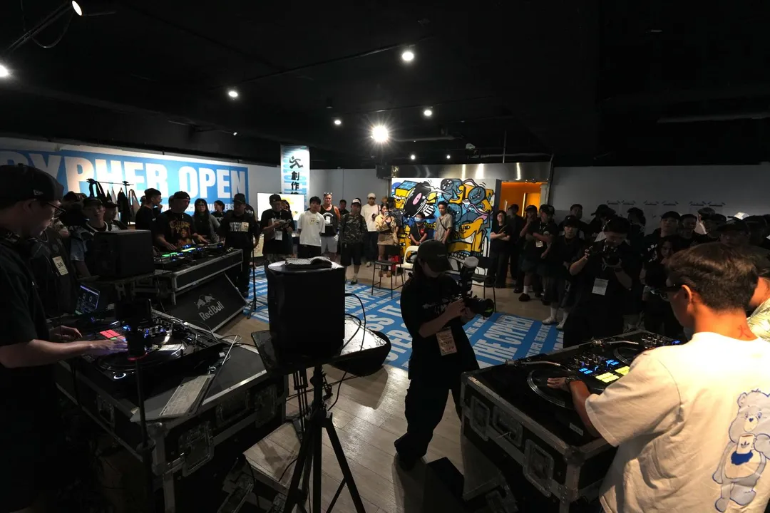 「2026新北街頭學校」於府中15舉辦DJ唱盤對戰。(圖/新北市文化局)