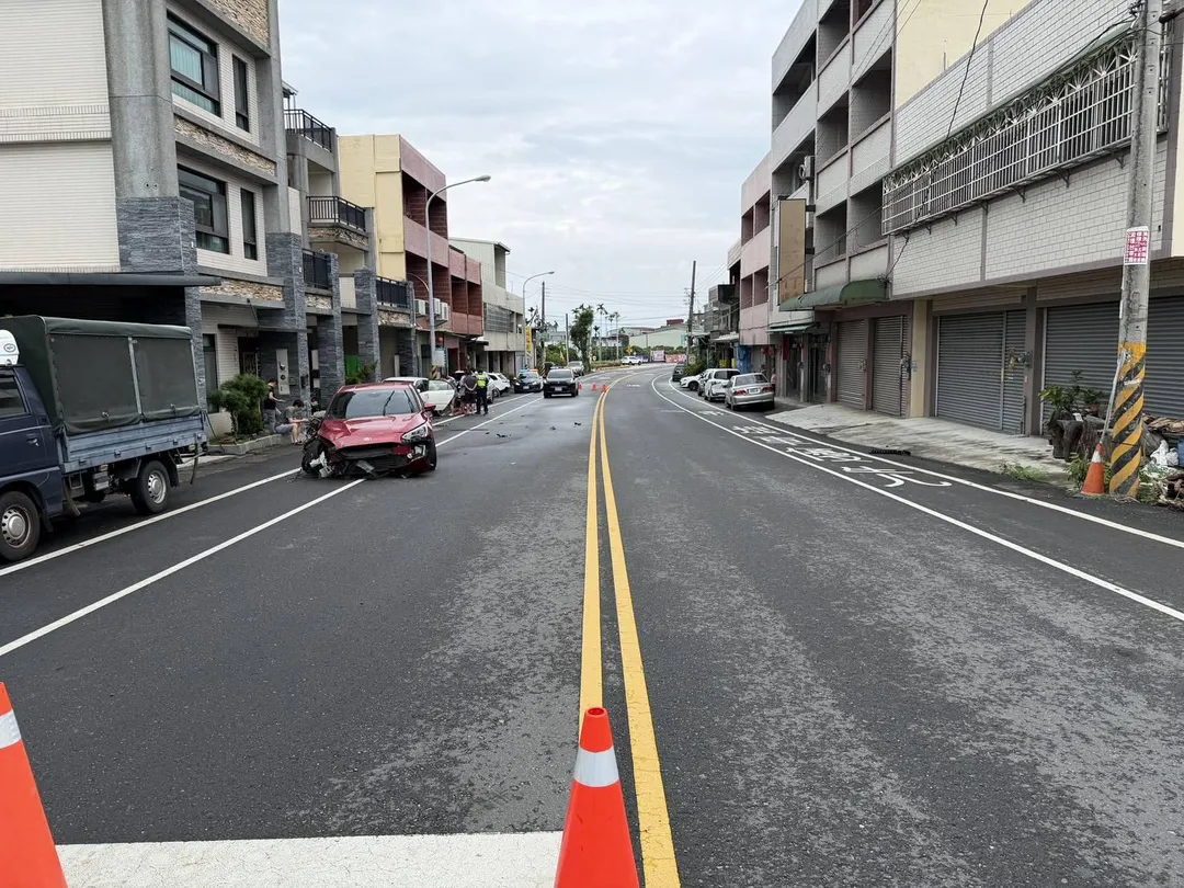 零件四散。（圖／翻攝畫面）