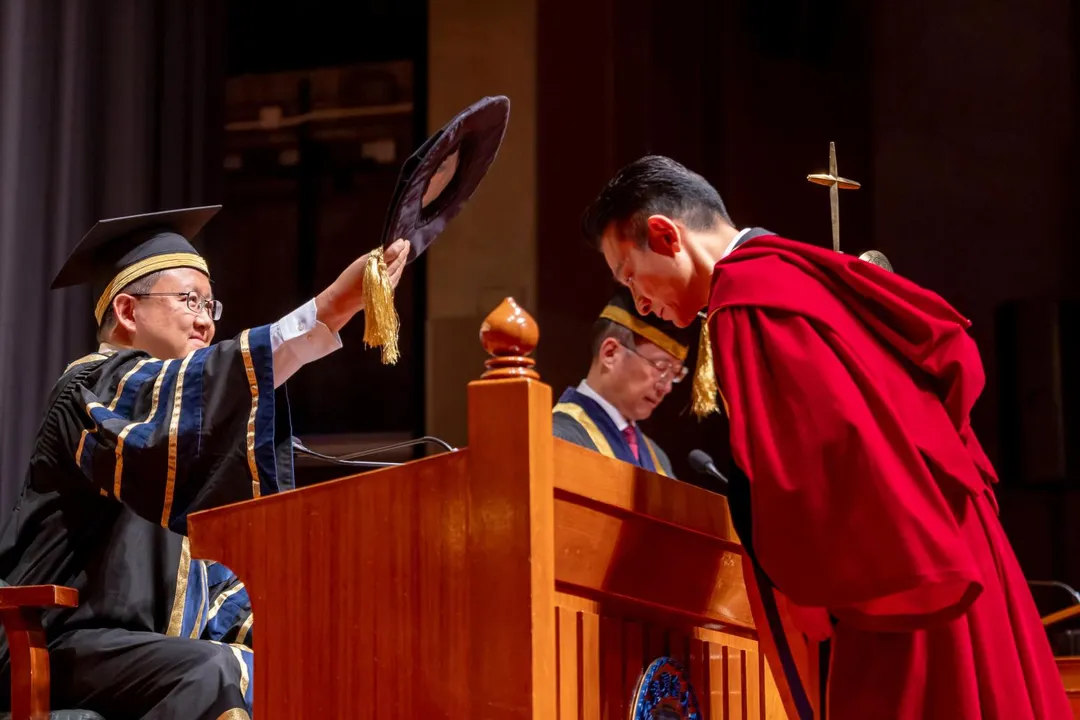 劉德華獲得浸會大學頒授榮譽博士學位。(圖/翻攝浸會大學官網)