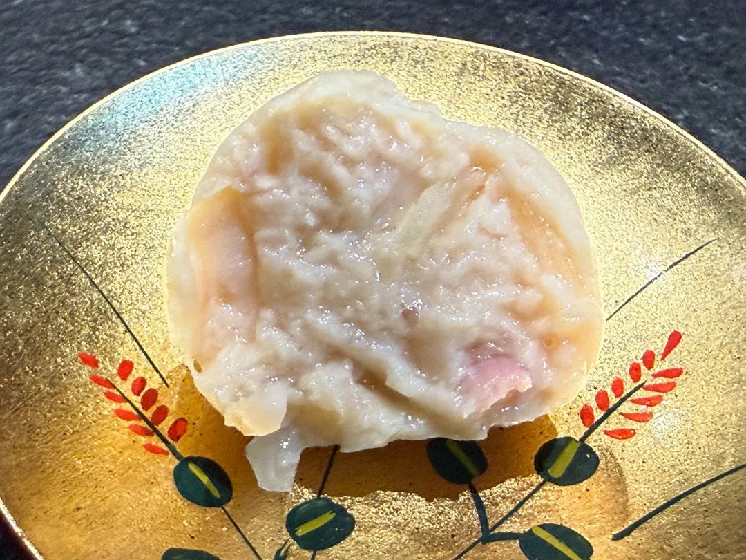 鯛魚漿和北寄貝內餡。（圖／黃宏輝提供）