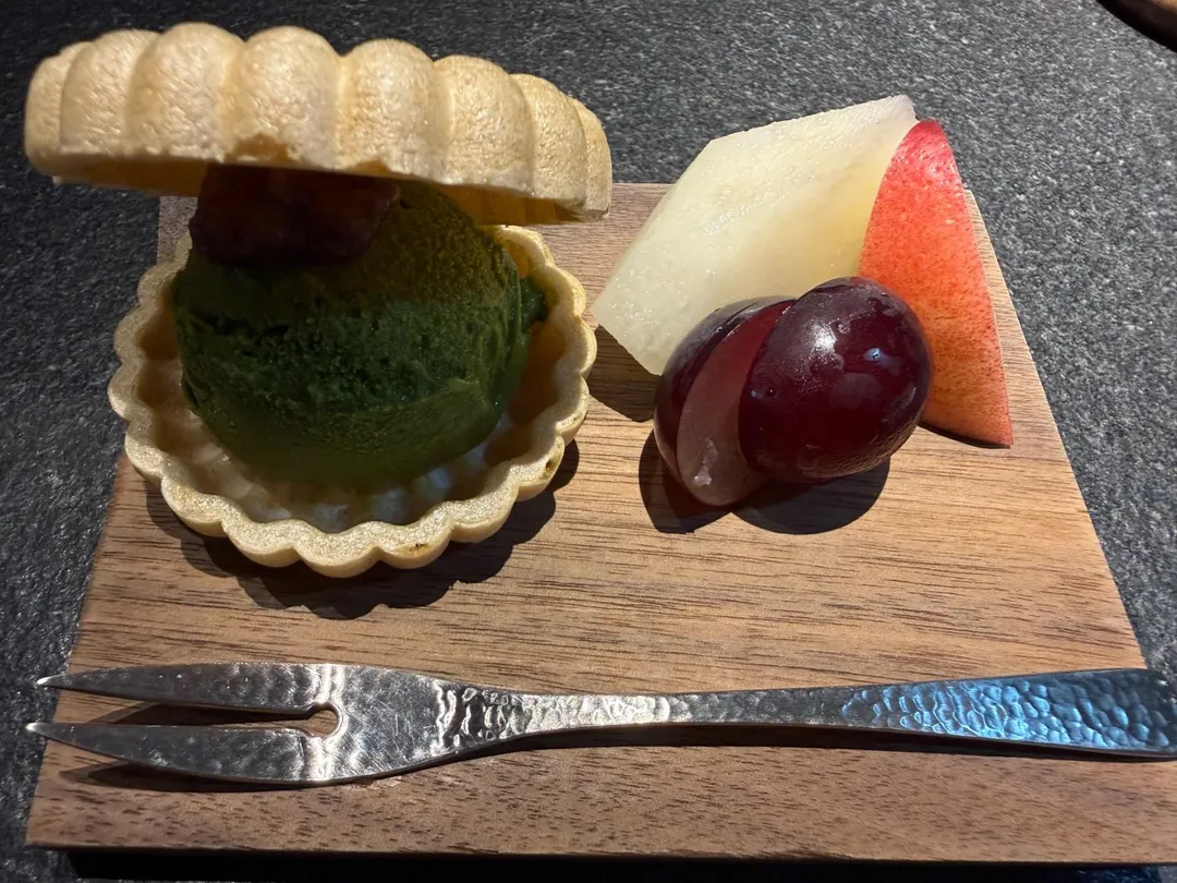 先食甜點後水果。（圖／黃宏輝提供）