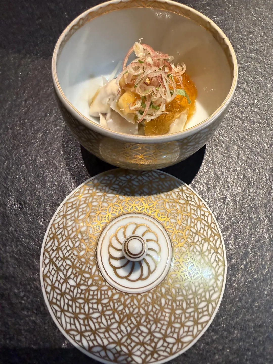 精美器皿。（圖／黃宏輝提供）