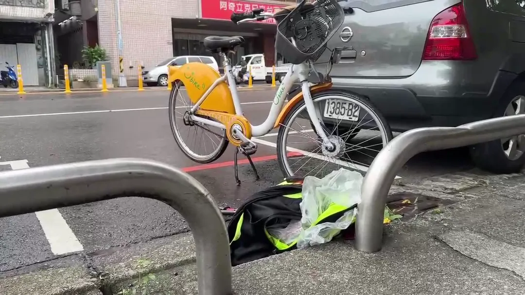 阿嬤當下騎乘的腳踏車。（圖／中天新聞）