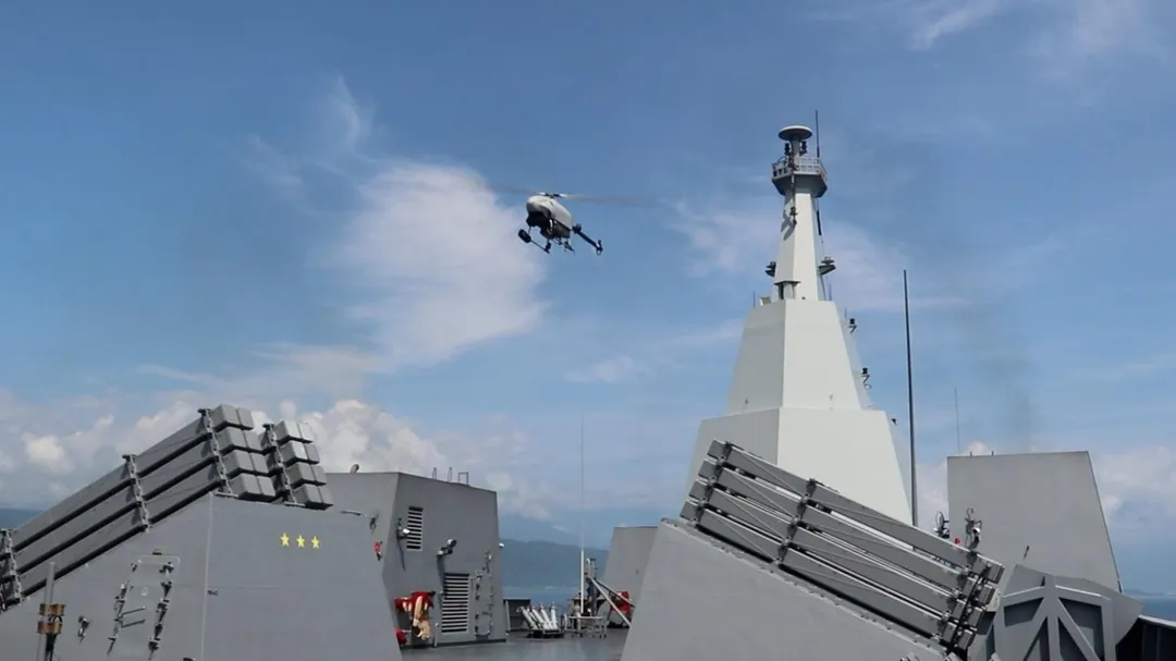 艦載型無人機由玉山號上起飛。(圖/海軍司令部)