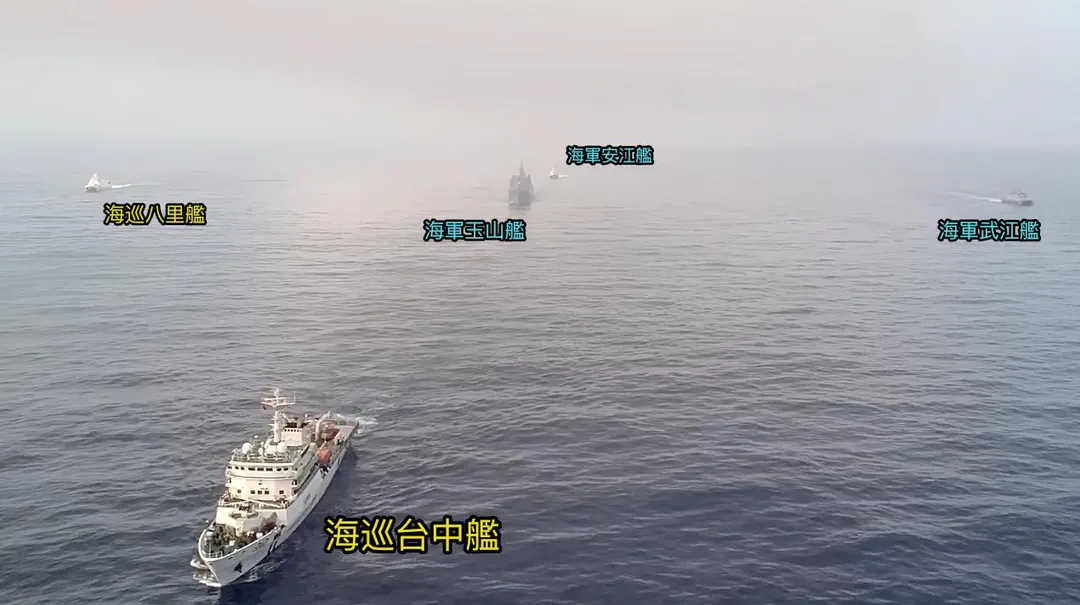 玉山號由海軍巡邏艦、海巡艦各2艘環繞護航。(圖/海巡署)