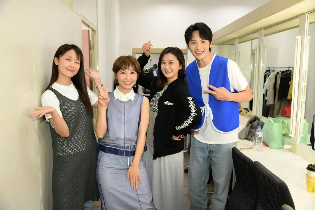 Lulu(左2)與林昀希、陳珮騏、李睿紳一同暢聊8點檔拍攝秘辛。(圖/三立提供)