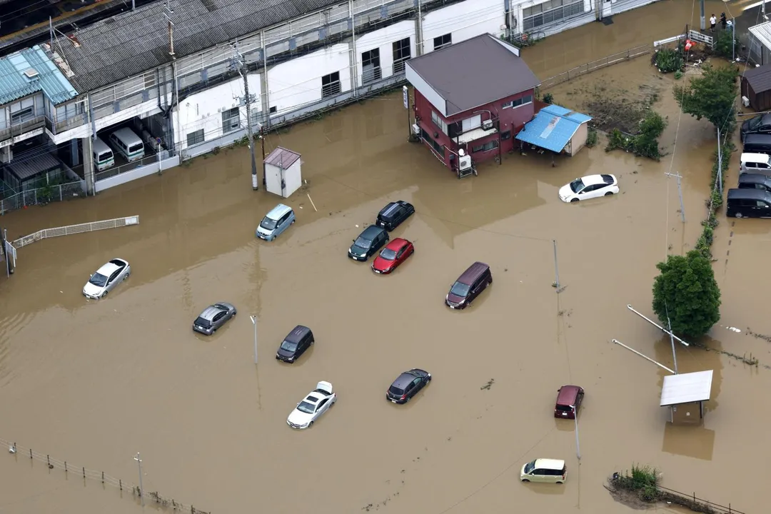 日本千葉遭逢暴雨，多地慘淹水。（圖／路透）