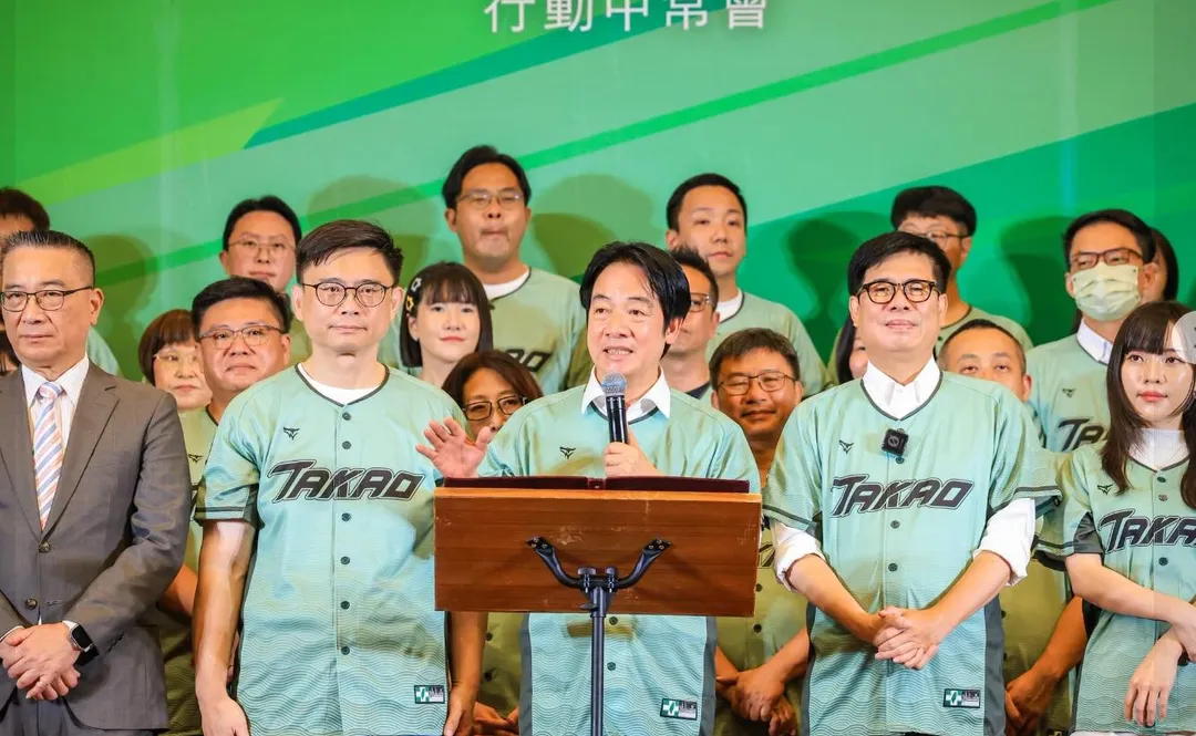 民進黨12日在高雄舉辦行動中常會。（圖取自邱議瑩臉書）