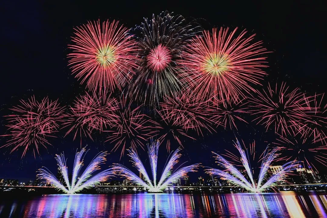 2026大稻埕夏日節將於8月15日推出煙火與無人機展演，觀傳局邀請民眾感受浪漫夜空。（圖／台北市觀傳局）