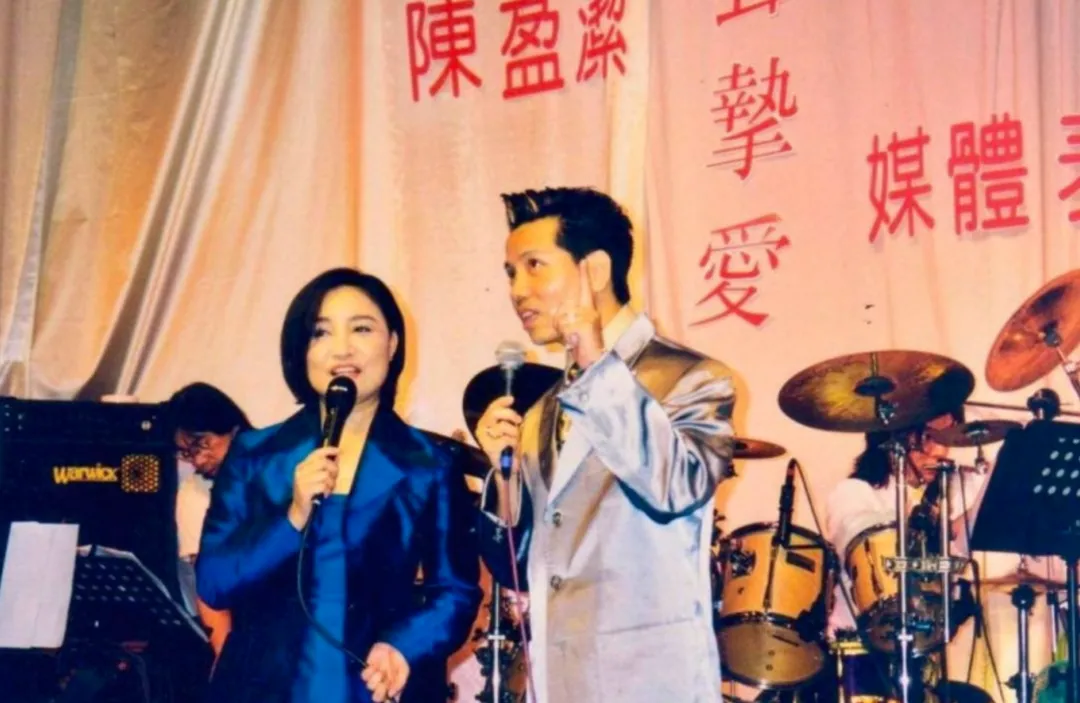 陳凱倫（右）與陳盈潔（左）是多年好友。（圖／翻攝自臉書）
