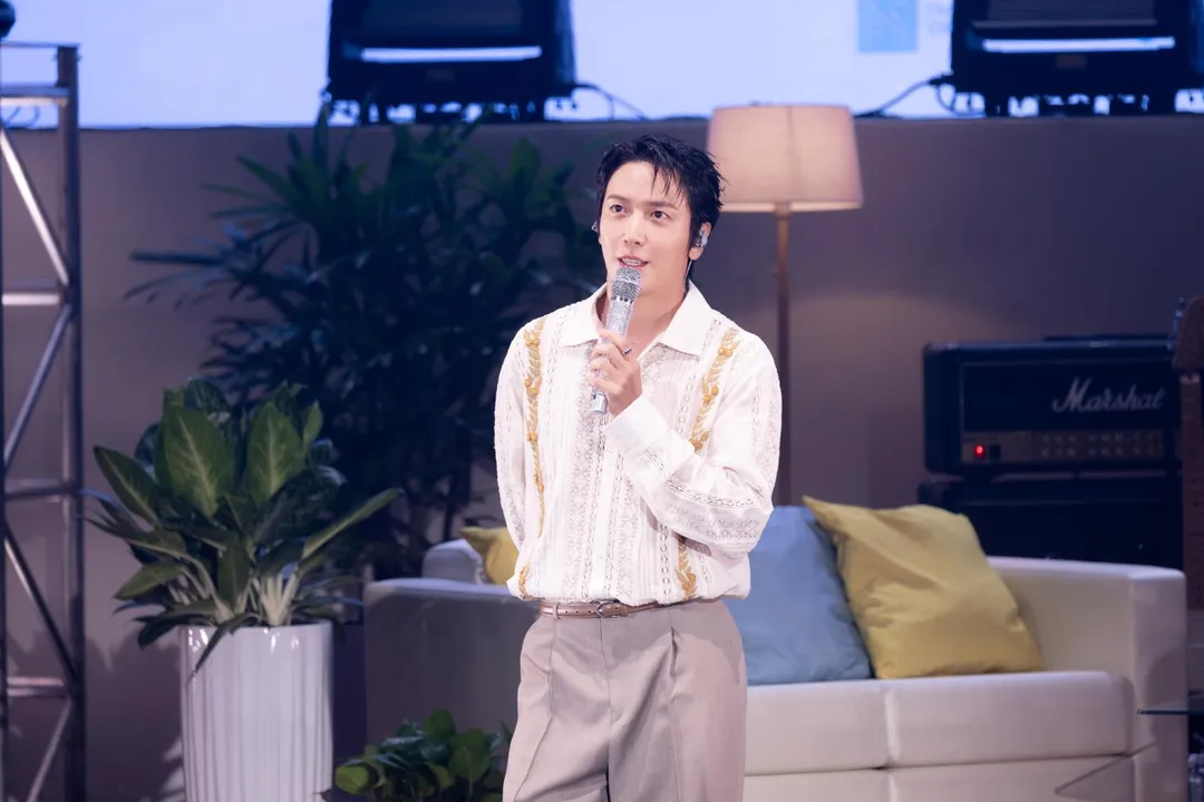 鄭容和與粉絲們近距離互動。(圖/COME ON JKSSP提供)