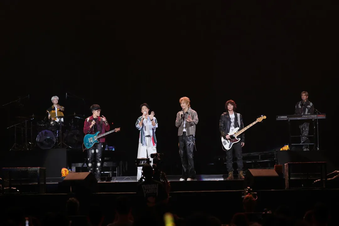 韋禮安化身「韋老師」帶著八三夭成員一起嗨跳〈女孩〉。（圖／不搖就滾 提供）