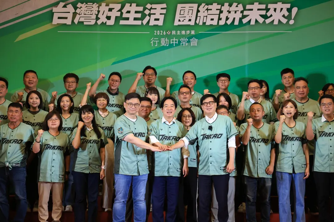 賴清德在輔選賴瑞隆時表示，大陸北戴河會議下達了對台介選指令。(賴瑞隆辦公室提供)