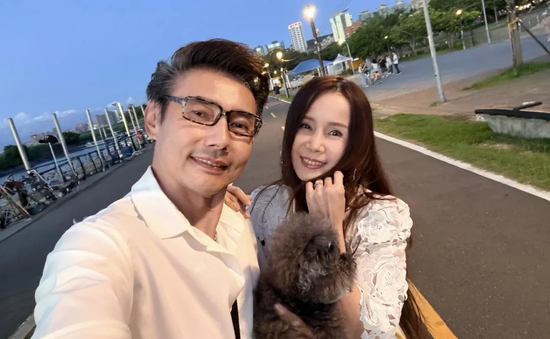 包偉銘與劉依純結婚近11年感情依舊甜蜜。(圖/翰森娛樂提供)