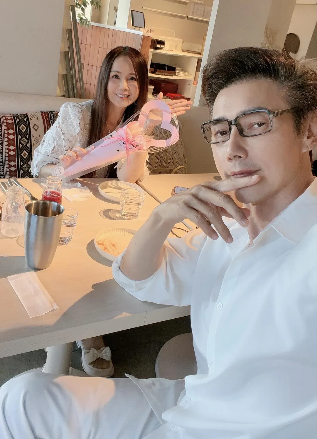 包偉銘與劉依純共度情人節。(圖/翰森娛樂提供)