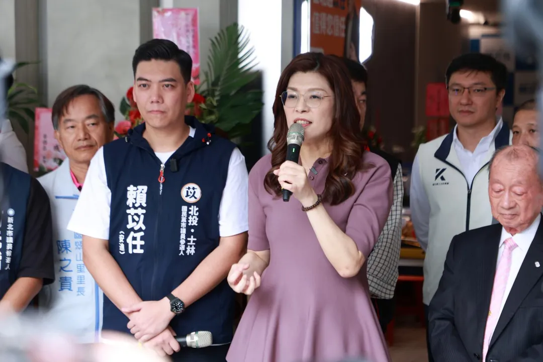 鄭麗文出席賴苡任競選總部成立。(圖/國民黨)