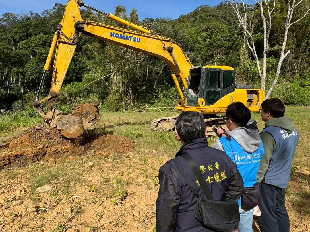 新竹地檢署破獲一起重大環境犯罪案件。（圖／警方提供）