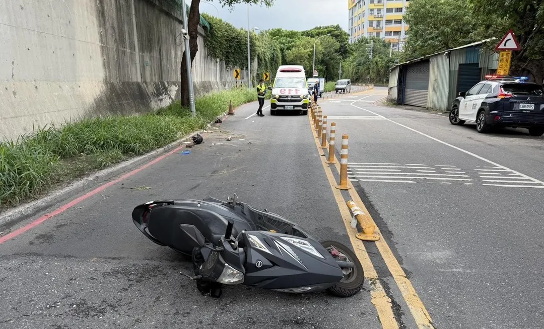 新北市新莊今中午發生一起死亡車禍。（圖／翻攝畫面）