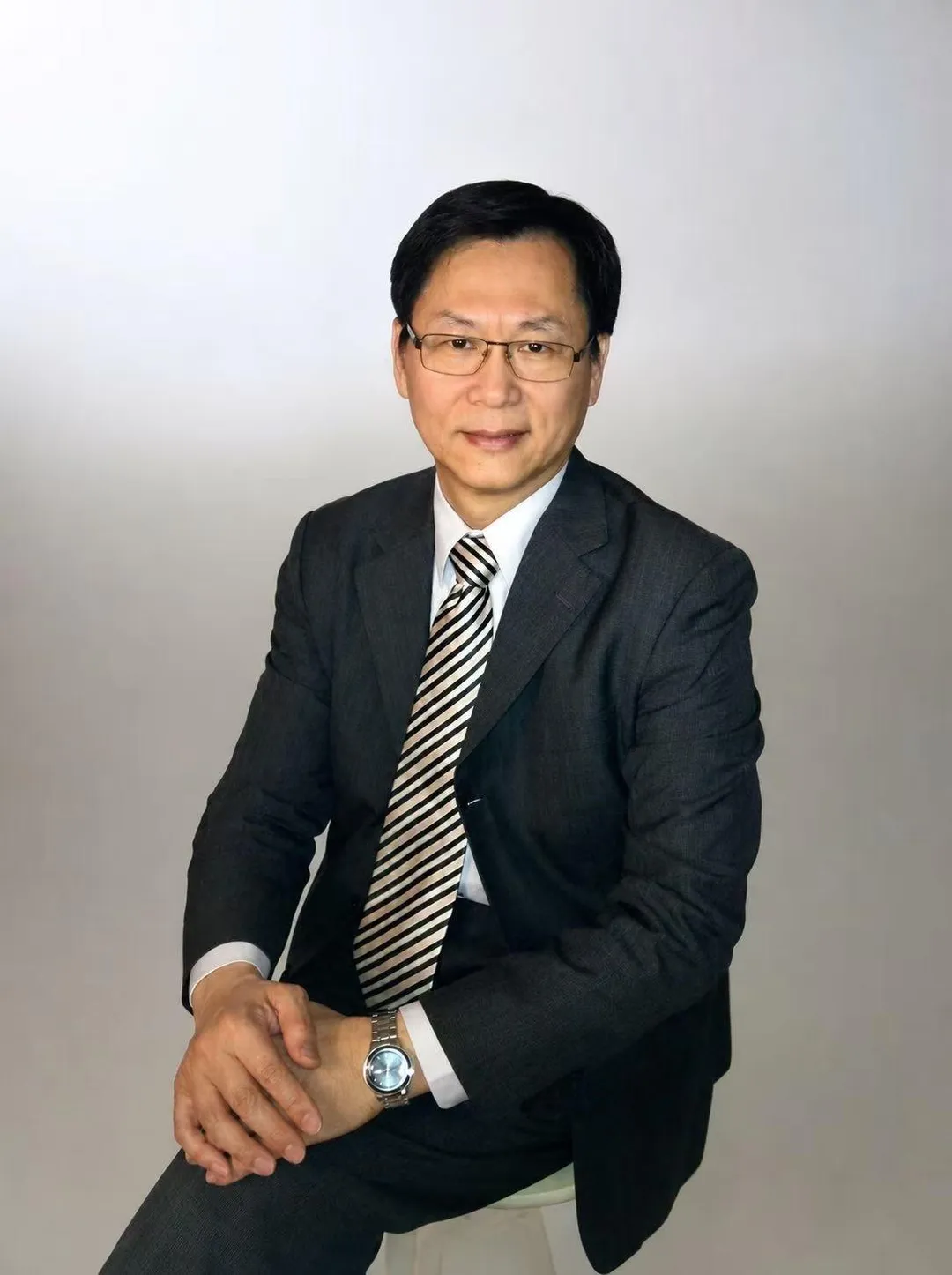 醫美診所偷拍凸顯「醫療治理」議題,李禮仲認為,社會對隱私與保全日益重視,主管機關應從開業輔導源頭就提供指引,讓診所不必在灰色地帶摸索而觸法被罰。(圖/翻攝自中央選委會網站)