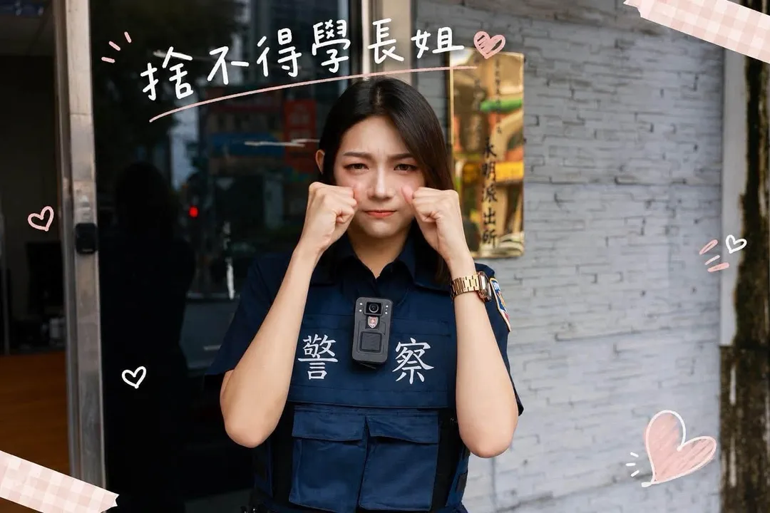 王婕倫在北投永明派出所實習期間，曾協助一名疑似中暑的單車老翁，因亮眼外型與親切態度意外爆紅。（圖／翻攝臉書臺北波麗士）