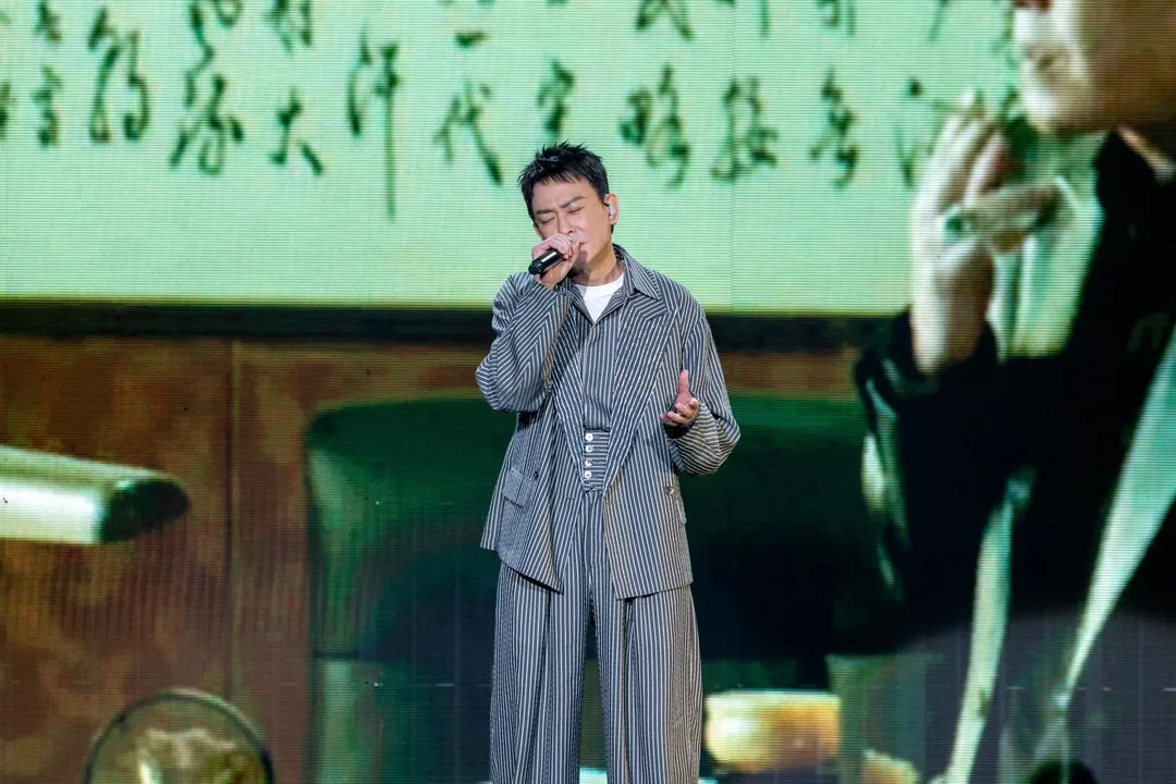 王識賢一連帶來〈勝者為王〉、〈一片天〉及《角頭-鬥陣欸》主題曲〈夢啊望〉。(圖/讀者提供)