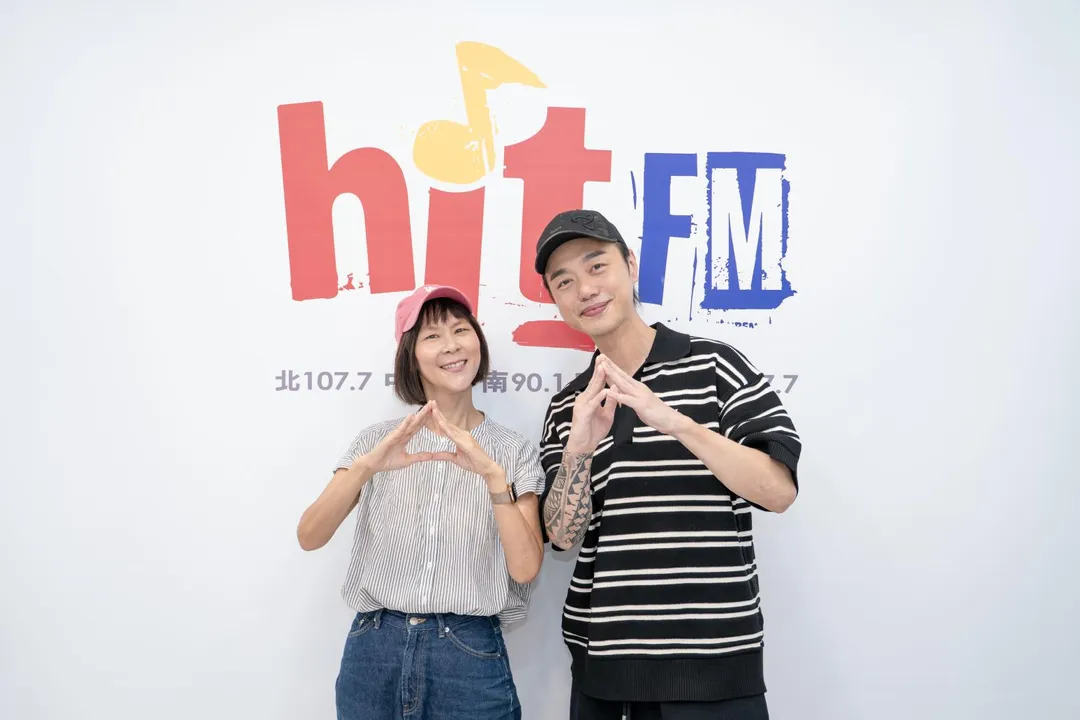阿娟（左）訪問Sam（右）。（圖／Hit Fm聯播網提供）