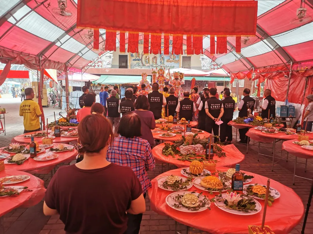 中元節普度拜拜要注意11項禁忌,民俗專家楊登嵙提醒,祭拜的時間、地點、服裝都有學問。(示意圖/楊登嵙提供)