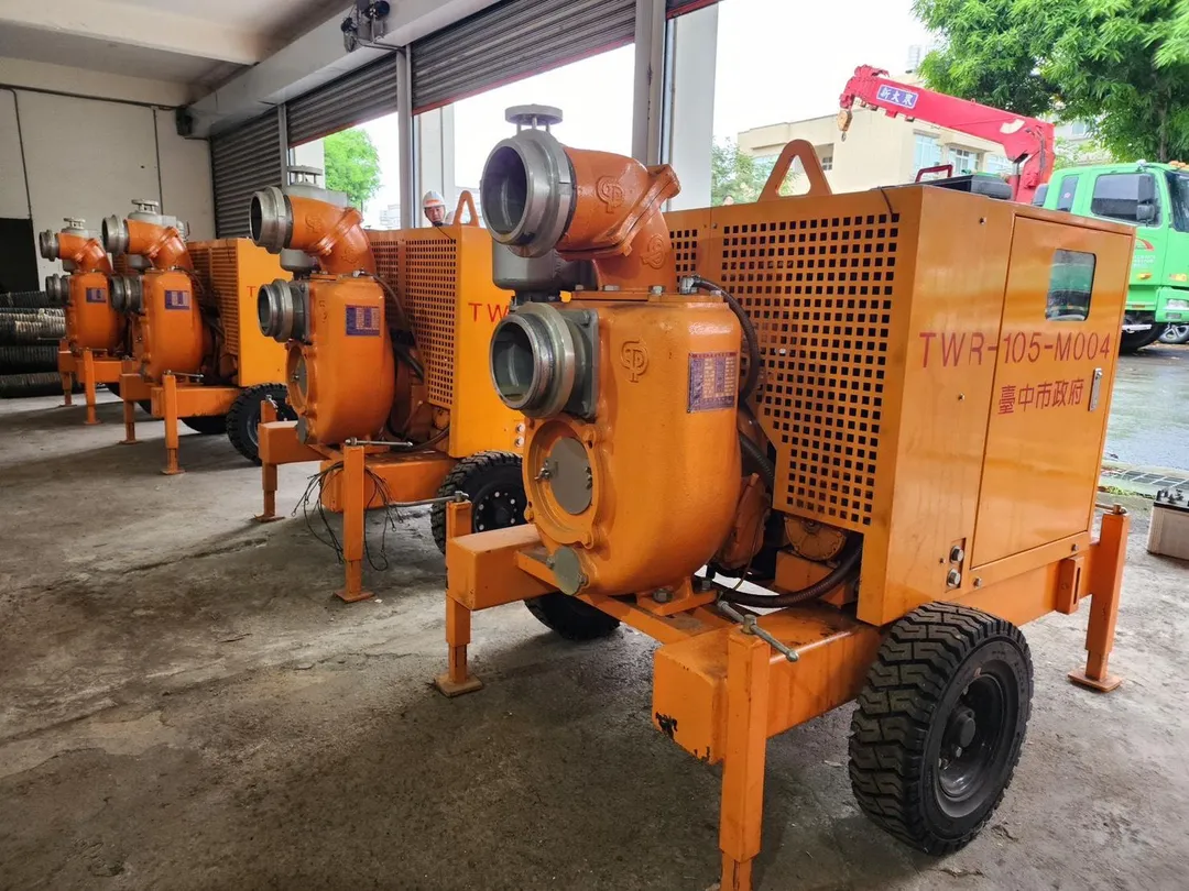 台中市府整備抽水機具支援高雄。（圖／台中市府提供）