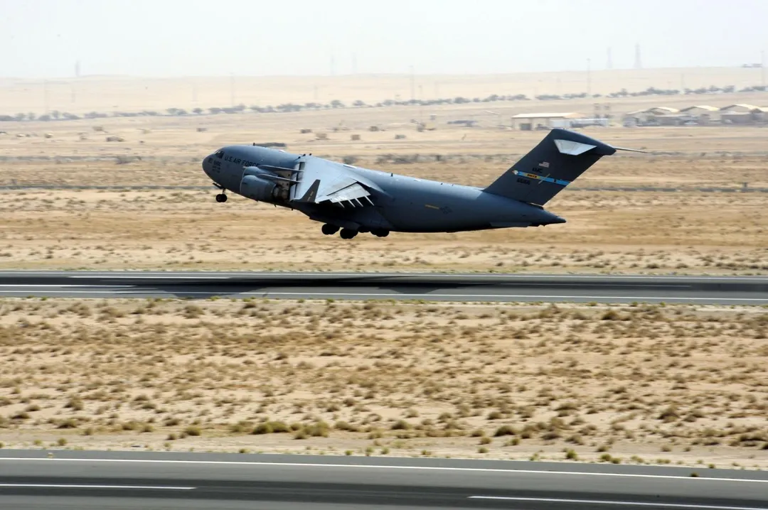 美國空軍C-17「環球霸王III」軍用運輸機。（圖／翻攝自美國空軍官網）