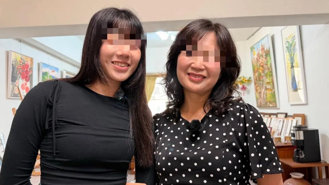 宋小姐（左）在嘉義地檢署前科長劉婷瑟（右）陪同下出面澄清。（圖／翻攝畫面）