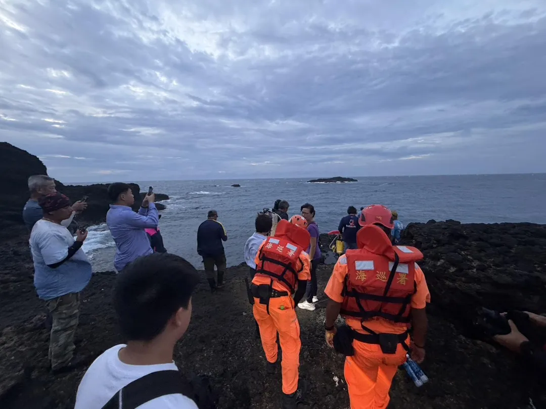27日的搜救畫面。（圖／海巡提供）