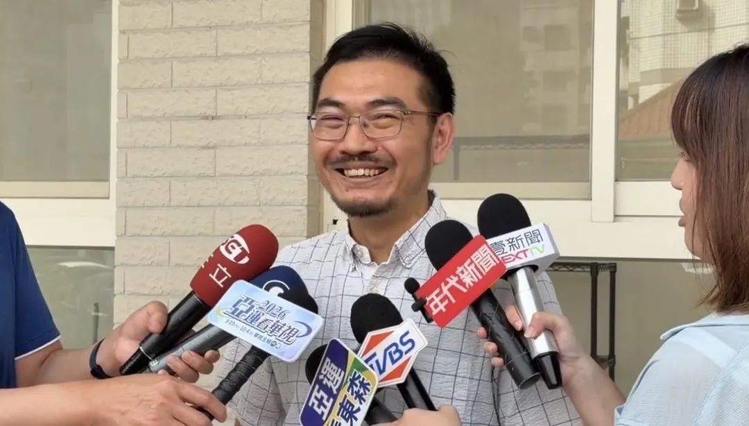 台中骨科醫師趙樹儀現身受訪。（圖／中天新聞）