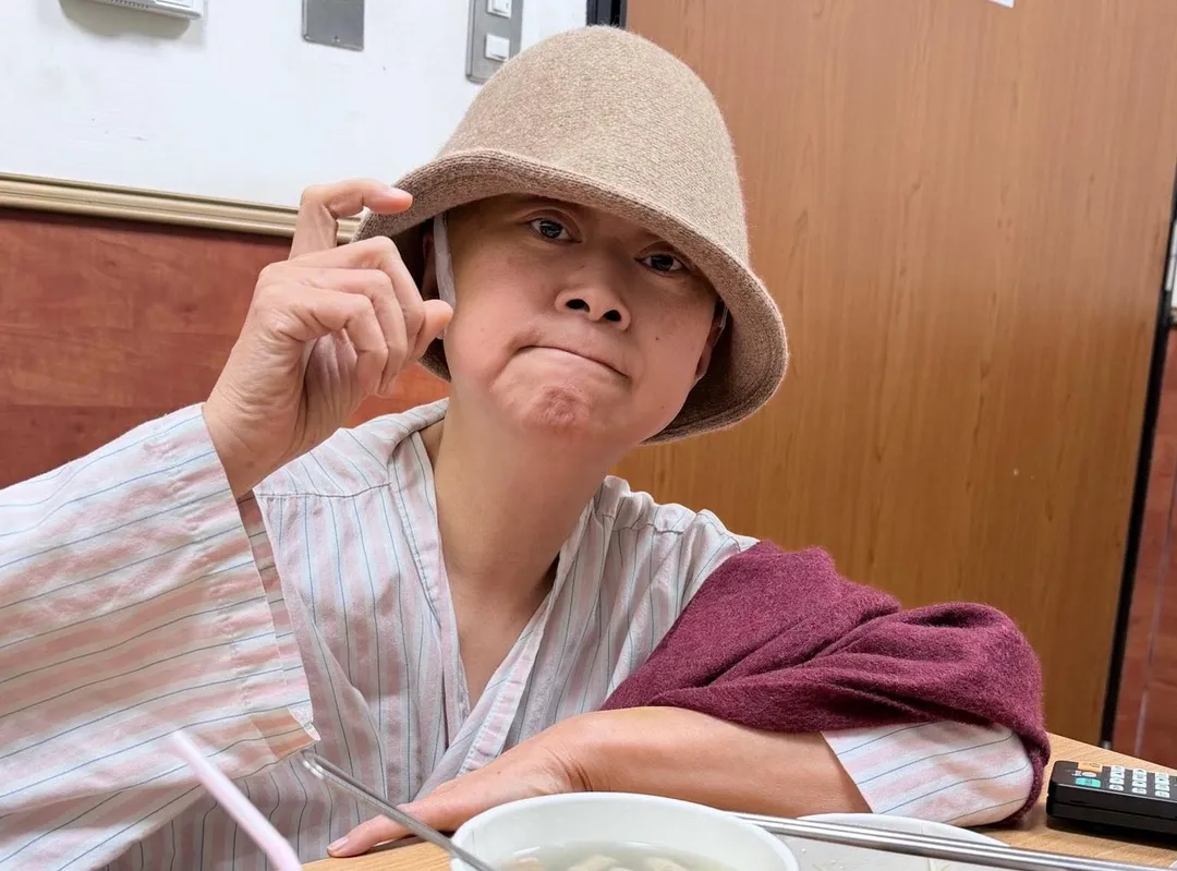 王月經歷大小手術保命，才剛休養結束回歸公開活動。（圖／翻攝自Facebook@ 王月（月姐））