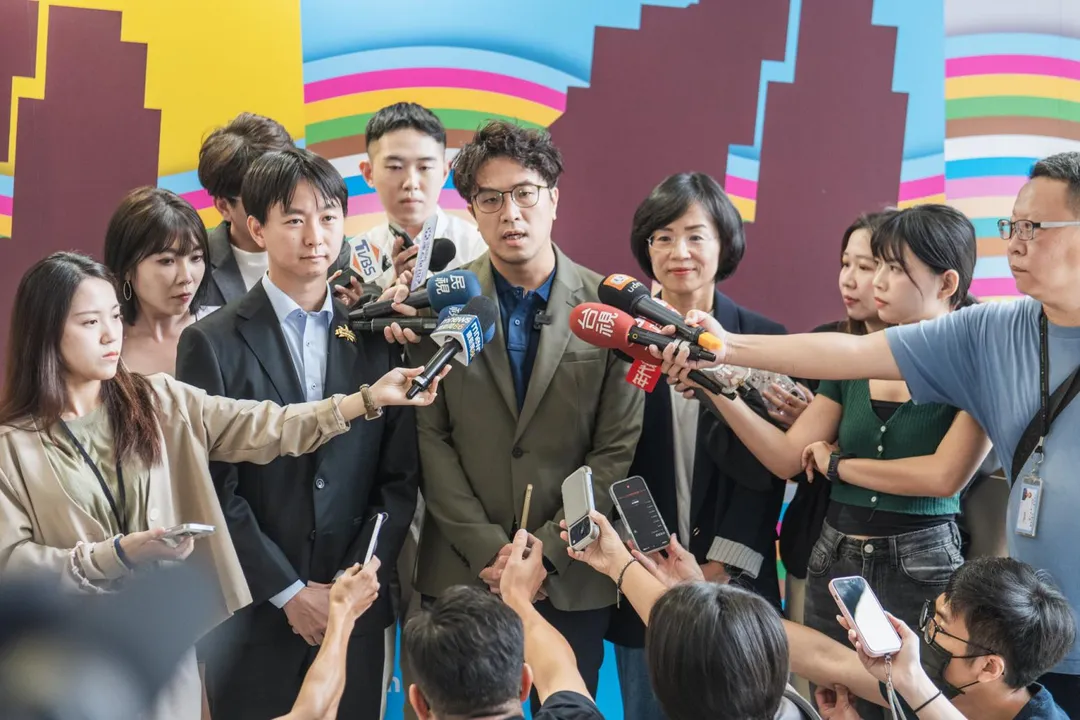 圖為沈伯洋受訪。(示意圖/沈伯洋辦公室提供)