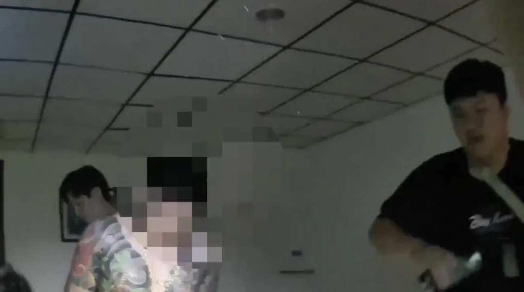 警方破獲毒品分裝場逮捕涉案嫌犯。（圖／翻攝畫面）