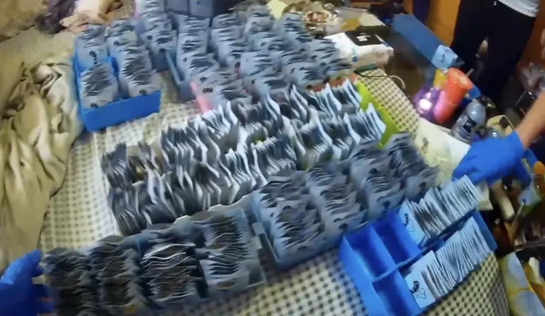 警方溯源破獲毒品分裝場查扣大量毒品。（圖／翻攝畫面）