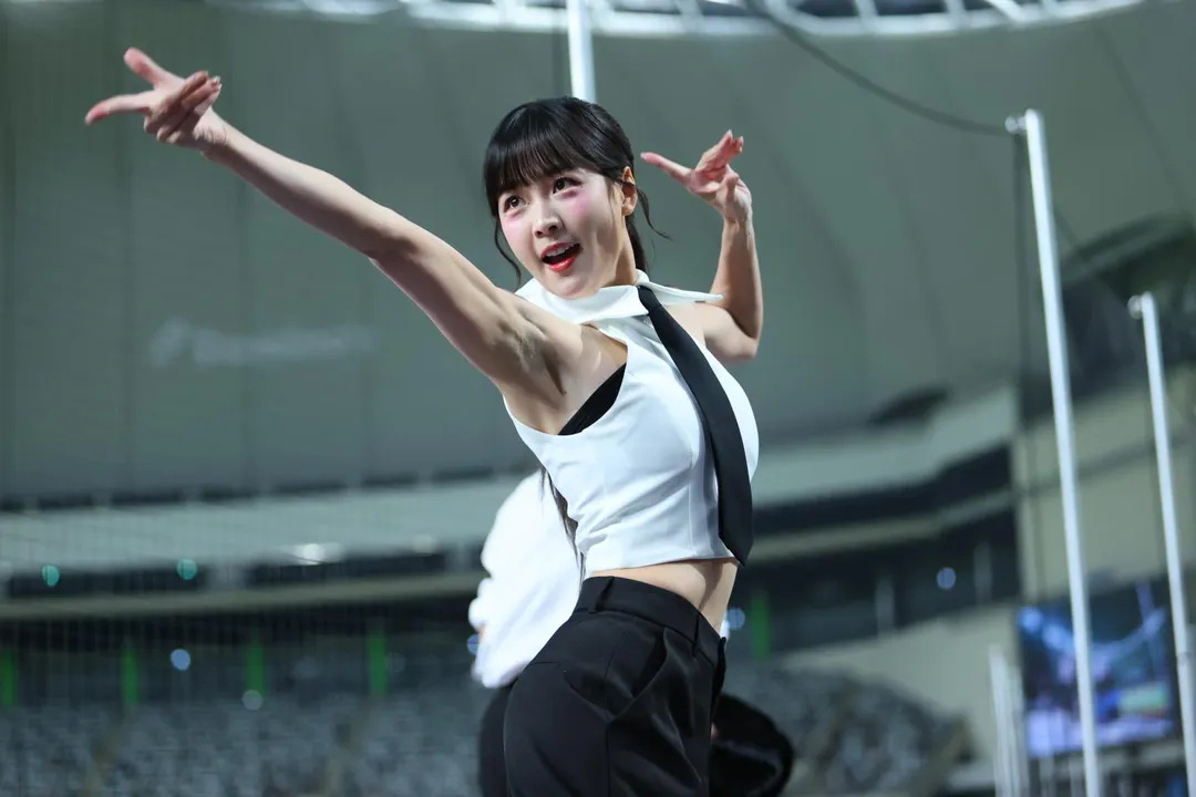 籃籃29日在樂天桃猿主題日「SINGDOME音樂電台」表演。（圖／樂天桃猿提供）
